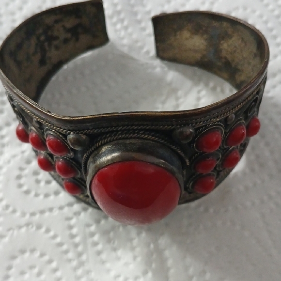 Vintage Red Stone Cuff Bracelet - Picture 3 of 5